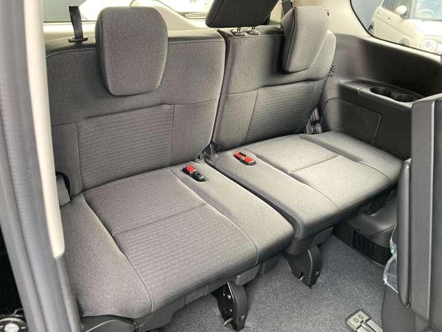 セレナ ｅ－ＰＯＷＥＲ　ハイウェイスターＶ　雹害車　日産コネクトナビ　こちらの車両はひょう害車となります。新車保証はありません。軽微な凹みがありますが、走行に問題はございません。店頭にて現車をご確認いただきましてからのみの販売となります。（16枚目）