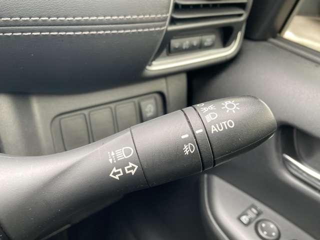 セレナ 2.0 ハイウェイスター VセレクションII ★純正9インチナビ TV★両側ハンズフリーオートスライド★全周囲カメラ★LEDライト★ハイビームアシスト★ETC★ドラレコ★クルコン★踏み間違い防止★車線逸脱★(19枚目)