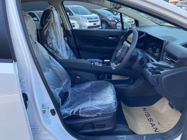 オーラ 1.2 G 雹害車 日産コネクトナビ こちらの車両はひょう害車となります。新車保証はありません。軽微な凹みがありますが、走行に問題はございません。店頭にて現車をご確認いただきましてからのみの販売となります(11枚目)