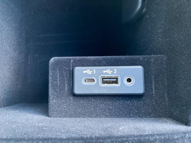 スカイライン 400R ★メーカーナビ★BOSEサウンド★アンビエントライトシステム★ドラレコ★全周囲カメラ★ホワイトレザーシート★シートヒーター★インテリクルコン★ETC★パトルシフト(27枚目)