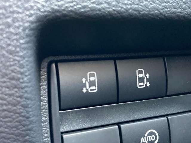 �����������I�[�g�X���C�h�h�A�ł��B�C���e���W�F���g�L�[��p�l�����X�C�b�`�ł̑���A�h�A�n���h���̑���ŊȒP�Ƀh�A�̊J���ł��܂��B