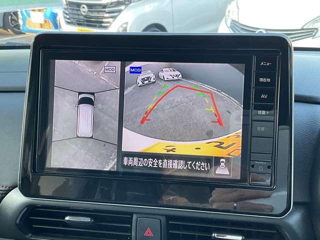 �������܂�Ő^�ォ�猩�Ă��邩�̂悤�Ɍ����܂��A���E���h�r���[���j�^�[�ł��B���Ԃ����ȕ��ł�����ł炭�炭���Ԃł��܂���B