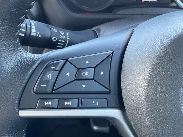 �������X�e�A�����O�X�C�b�`�ł��B�i�r�̃I�[�f�B�I�R���g���[�����茳�ōs���܂�