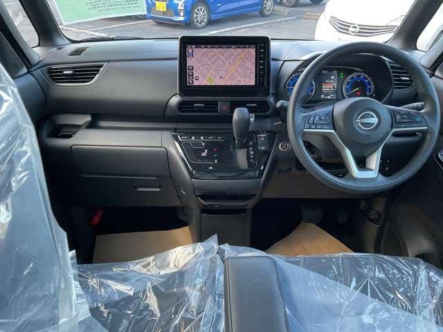 ◆◆◆運転席まわりはこのように機能的にまとまっています。足元が広くて、開放的ですよ！ぜひお座りください。