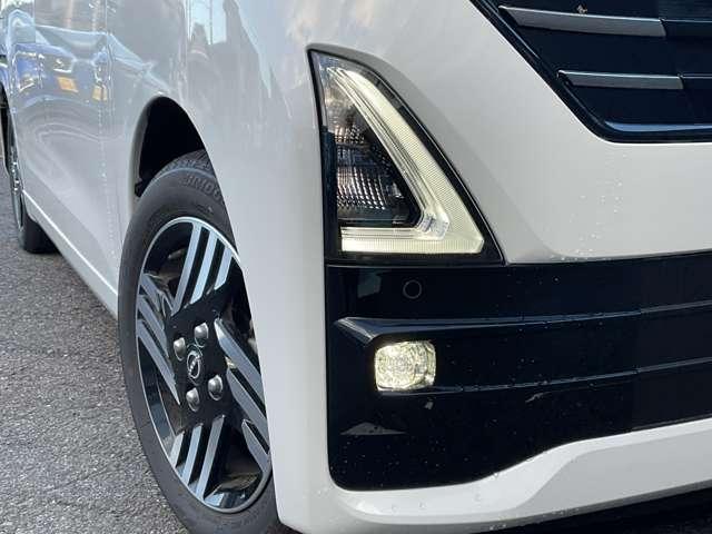 ポジションランプとＬＥＤっフォグランプ、明るく道路を照らしてくれます