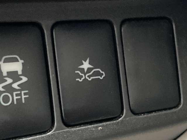 �������G�}�[�W�F���V�[�u���[�L�̓J������Z���T�[�ŎԂ���s�҂����m���āA�Փ˂̂�����̂���ꍇ�ɂ͎����I�Ƀu���[�L�������ďՓˉ�����x�����܂��B���ɂ��l�X�ȃA�V�X�g�@�\������܂��B