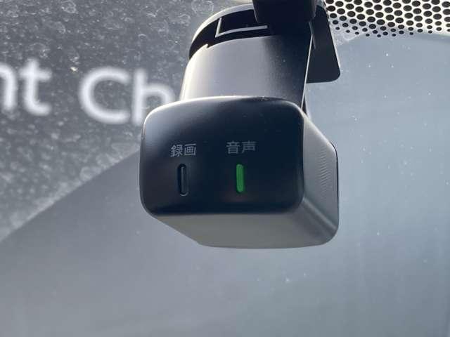 マーチ １．２　Ｘ　Ｖセレクション　純正ナビ　ＴＶ　ドラレコ　衝突軽減　ＥＴＣ車載器　ドラレコ　バックカメラ　スマートキー　オートエアコン　キーフリー　禁煙車　アイドリングストップ　Ｗエアバック　メンテナンスノート　ワンオーナー　ワンセグＴＶ　ＡＢＳ　パワーウィンドウ（8枚目）