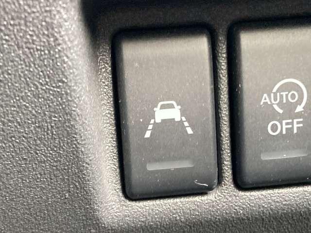 マーチ １．２　Ｘ　Ｖセレクション　純正ナビ　ＴＶ　ドラレコ　衝突軽減　ＥＴＣ車載器　ドラレコ　バックカメラ　スマートキー　オートエアコン　キーフリー　禁煙車　アイドリングストップ　Ｗエアバック　メンテナンスノート　ワンオーナー　ワンセグＴＶ　ＡＢＳ　パワーウィンドウ（17枚目）