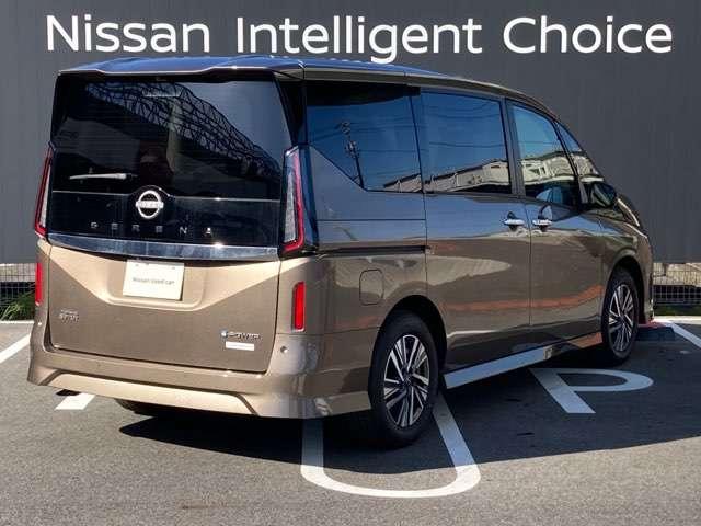セレナ e-パワー ハイウェイスターV こちらの車両は、ひょう害による凹みがございますが走行には問題ありません。安心してご購入していただくため、ご来店・現車確認ができるお客様にのみ販売しております。(5枚目)
