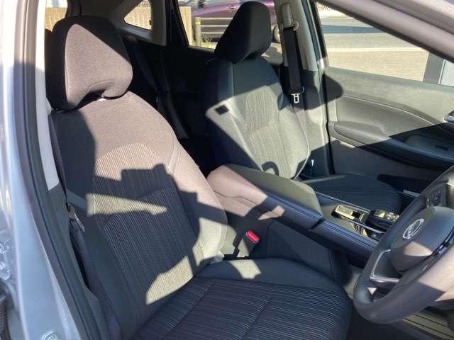 ノート １．２　Ｘ　雹害車　衝突被害軽減ブレ－キ　レーンアシスト　インテリジェントキー　ワンオーナー　パワーウィンドウ　オートエアコン　キーレス　ＡＢＳ　運転席エアバッグ　パワーステアリング（10枚目）