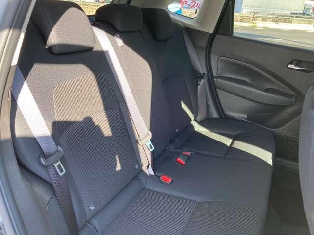 ノート １．２　Ｘ　雹害車　衝突被害軽減ブレ－キ　レーンアシスト　インテリジェントキー　ワンオーナー　パワーウィンドウ　オートエアコン　キーレス　ＡＢＳ　運転席エアバッグ　パワーステアリング（11枚目）