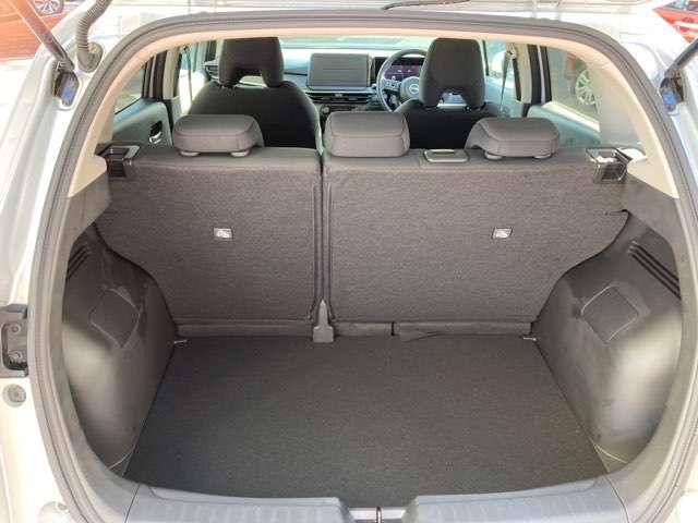 ノート １．２　Ｘ　雹害車　衝突被害軽減ブレ－キ　レーンアシスト　インテリジェントキー　ワンオーナー　パワーウィンドウ　オートエアコン　キーレス　ＡＢＳ　運転席エアバッグ　パワーステアリング（12枚目）