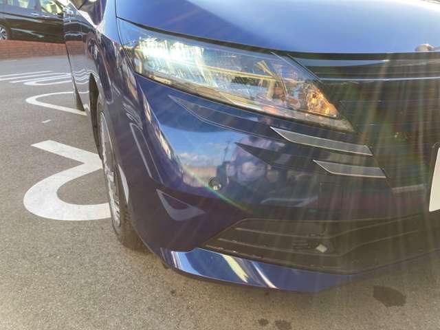 ノート １．２　Ｘ　雹害車　衝突被害軽減ブレ－キ　禁煙車　ＬＥＤヘッドライト　レーンアシスト　インテリジェントキー　盗難防止システム　サイドカーテンエアバック　パワーウィンドウ　オートエアコン　キーレス　ＡＢＳ　運転席エアバッグ（15枚目）