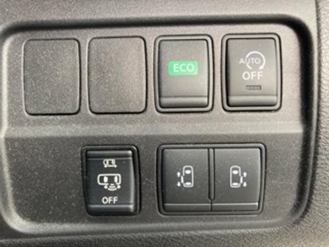 セレナ 2.0 ハイウェイスター Vセレクション 後席モニター 純正9インチナビ 全周カメラ I-STOP サイドカメラ 両側ASD Aクルーズ 車線逸脱 LEDヘッドライト バックカメラ ETC TVナビ ドライブレコーダー キーレス オートエアコン メモリーナビ エアバッグ(5枚目)