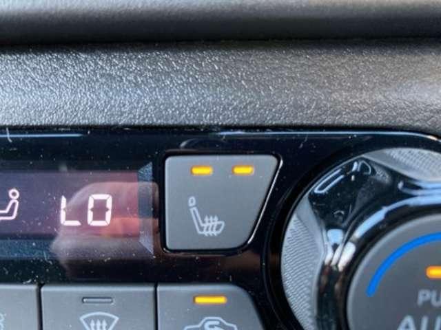 オーラ G レザーエディション こちらの車両は、ひょう害による凹みがございますが走行には問題ありません。安心してご購入していただくため、ご来店・現車確認ができるお客様にのみ販売しております。(10枚目)