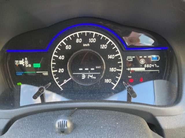 ノート 1.2 e-POWER メダリスト プレミアムホワイトインテリア 被害軽減ブレーキ テレビ バックモニター インテリキー アイドリングストップ 盗難防止装置 LEDランプ 車線逸脱警報システム ワンオーナー キーフリー アルミホイール ETC オートエアコン ABS(9枚目)