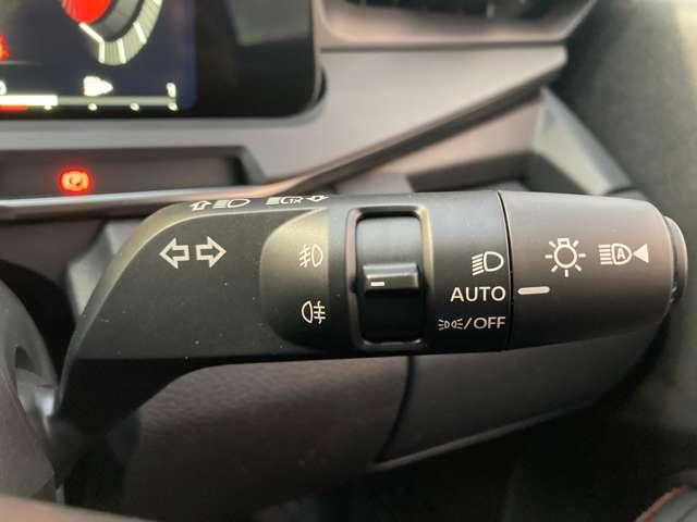 オーラ 1.2 NISMO 雹害車 【こちらの車両はひょう害車となります】新車保証はありません。軽微な凹みがありますが、走行に問題はございません。店頭にて現車をご確認いただきましてからのみの販売となります。(16枚目)