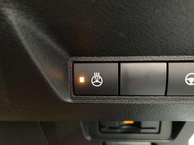 オーラ 1.2 NISMO 雹害車 【こちらの車両はひょう害車となります】新車保証はありません。軽微な凹みがありますが、走行に問題はございません。店頭にて現車をご確認いただきましてからのみの販売となります。(18枚目)