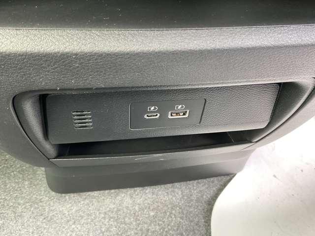 セレナ 2.0 XV 雹害車 インテリジェントキー 衝突被害軽減ブレーキ レーンキープアシスト LEDライト オートエアコン 盗難防止装置 禁煙 オートクルーズコントロール 両側電動ドア(13枚目)