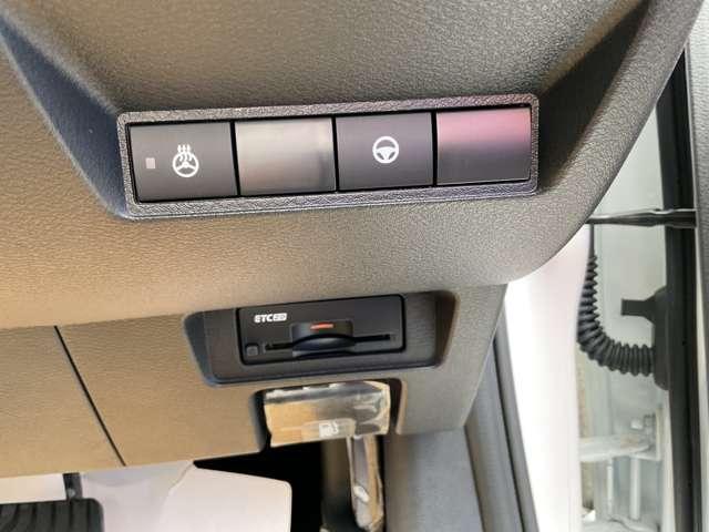 オーラ 1.2G レザーエディション 雹害車 【こちらの車両はひょう害車となります】新車保証はありません。軽微な凹みがありますが、走行に問題はございません。店頭にて現車をご確認いただきましてからのみの販売となります。 ★寒冷地仕様★シートヒ-タ-(16枚目)