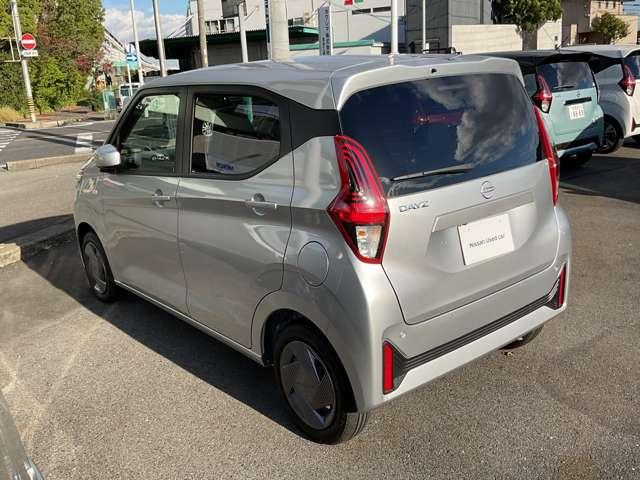 デイズ ６６０　Ｓ　雹害車　運転席エアバッグ　ｉ－ＳＴＯＰ　Ｂカメラ　禁煙　車線逸脱防止　助手席エアバッグ　キーレスエントリーシステム　カーテンエアバック　エアコン　ＰＷ　ＰＳ　ＡＢＳ　サポカー　セキュリティー（5枚目）