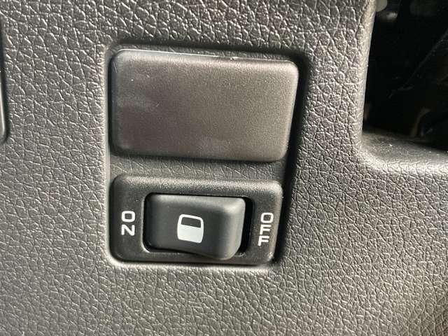 NV350キャラバンバン 2.0 プレミアムGX ブラックギア ロングボディ ★アラウンドビューモニター★助手席側オートスライドドア★LEDライト★衝突被害軽減ブレーキ★純正ナビ★フルセグTV、CD録音再生、DVD再生、AUX、Bluetoothハンズフリー/音楽再生・携帯★(11枚目)