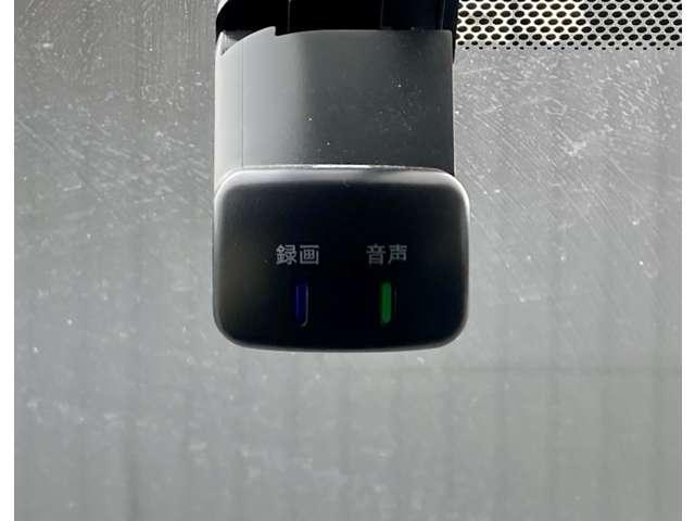 NV350キャラバンバン 2.0 プレミアムGX ブラックギア ロングボディ ★アラウンドビューモニター★助手席側オートスライドドア★LEDライト★衝突被害軽減ブレーキ★純正ナビ★フルセグTV、CD録音再生、DVD再生、AUX、Bluetoothハンズフリー/音楽再生・携帯★(14枚目)