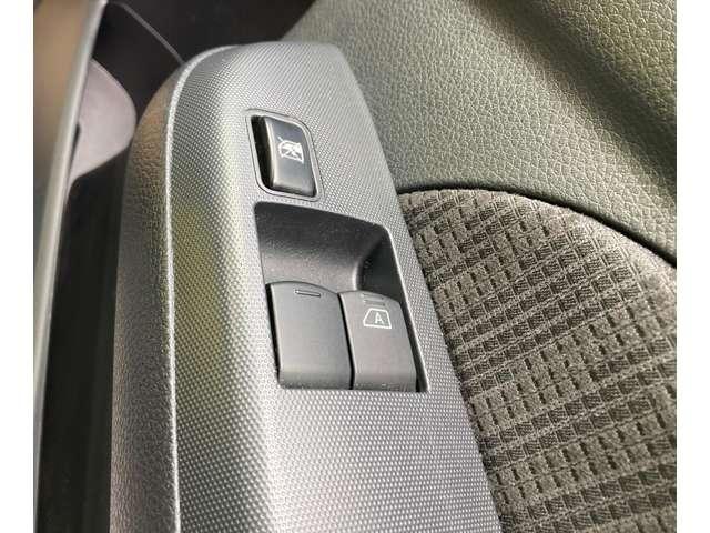 NV350キャラバンバン 2.0 プレミアムGX ブラックギア ロングボディ ★アラウンドビューモニター★助手席側オートスライドドア★LEDライト★衝突被害軽減ブレーキ★純正ナビ★フルセグTV、CD録音再生、DVD再生、AUX、Bluetoothハンズフリー/音楽再生・携帯★(18枚目)