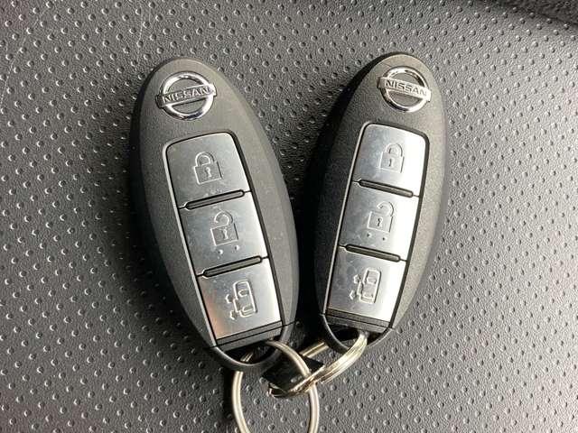 NV350キャラバンバン 2.0 プレミアムGX ブラックギア ロングボディ ★アラウンドビューモニター★助手席側オートスライドドア★LEDライト★衝突被害軽減ブレーキ★純正ナビ★フルセグTV、CD録音再生、DVD再生、AUX、Bluetoothハンズフリー/音楽再生・携帯★(20枚目)