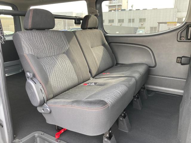 NV350キャラバンバン 2.0 プレミアムGX ブラックギア ロングボディ ★アラウンドビューモニター★助手席側オートスライドドア★LEDライト★衝突被害軽減ブレーキ★純正ナビ★フルセグTV、CD録音再生、DVD再生、AUX、Bluetoothハンズフリー/音楽再生・携帯★(30枚目)