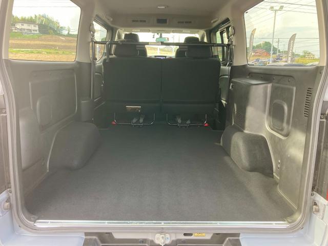 NV350キャラバンバン 2.0 プレミアムGX ブラックギア ロングボディ ★アラウンドビューモニター★助手席側オートスライドドア★LEDライト★衝突被害軽減ブレーキ★純正ナビ★フルセグTV、CD録音再生、DVD再生、AUX、Bluetoothハンズフリー/音楽再生・携帯★(43枚目)