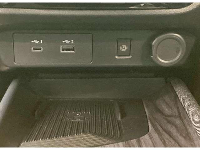 オーラ Ｇ　レザーエディション　こちらの車両はひょう害車となります。新車保証はありません。軽微な凹みがありますが、走行に問題はございません。店頭にて現車をご確認いただきましてからのみの販売となります。（17枚目）