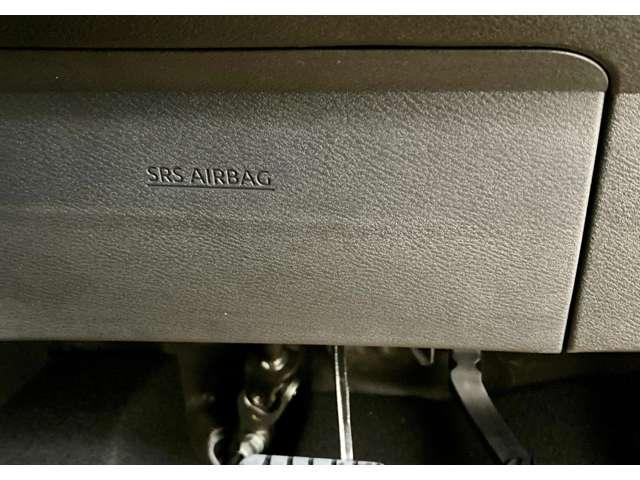 オーラ Ｇ　レザーエディション　こちらの車両はひょう害車となります。新車保証はありません。軽微な凹みがありますが、走行に問題はございません。店頭にて現車をご確認いただきましてからのみの販売となります。（20枚目）