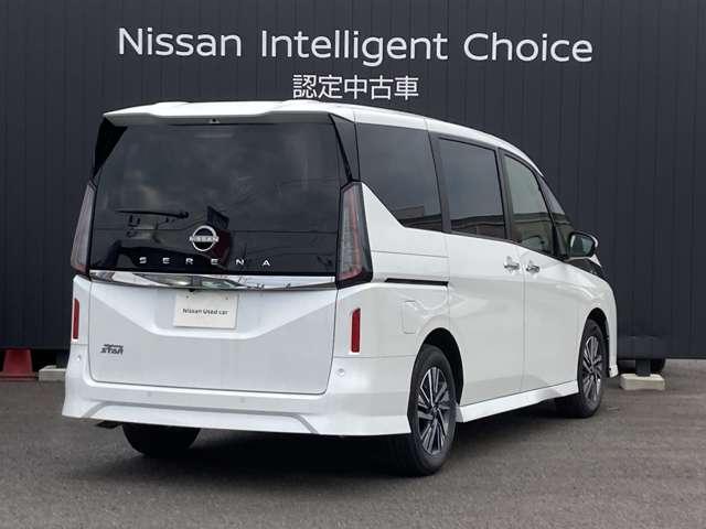 セレナ ハイウェイスターV こちらの車両はひょう害車となります。新車保証はありません。軽微な凹みがありますが、走行に問題はございません。店頭にて現車をご確認いただきましてからのみの販売となります。(5枚目)