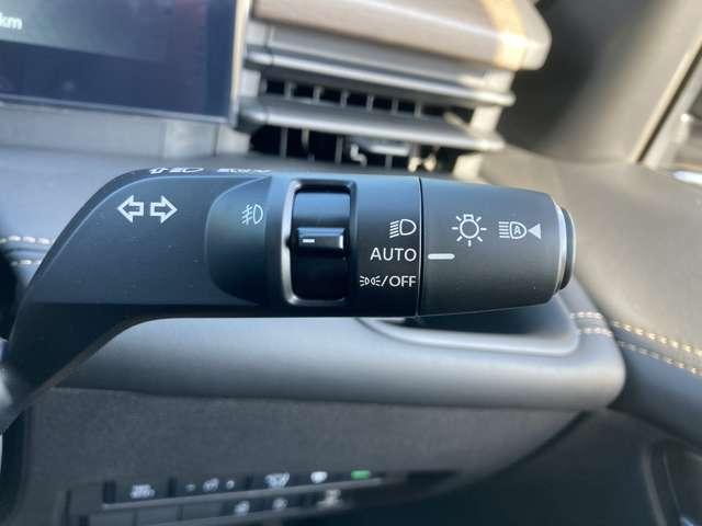 セレナ ハイウェイスターV こちらの車両はひょう害車となります。新車保証はありません。軽微な凹みがありますが、走行に問題はございません。店頭にて現車をご確認いただきましてからのみの販売となります。(16枚目)