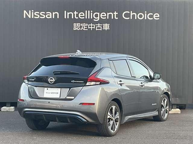 リーフ X Vセレクション プロパイロット メーカーナビ 全周囲カメラ レーダークルコン 360°カメラ 踏み間違い防止装置 LEDランプ セキュリティ ドライブレコーダー 1オーナー ETC インテリキー レーンキープアシスト サイドエアバッグ パワーウィンドウ ABS(3枚目)