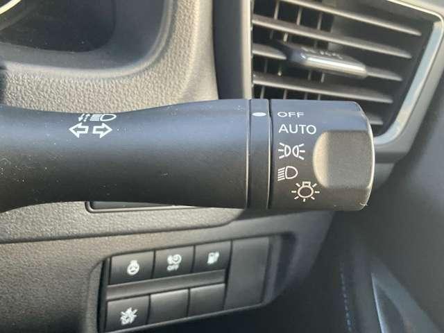 リーフ X Vセレクション プロパイロット メーカーナビ 全周囲カメラ レーダークルコン 360°カメラ 踏み間違い防止装置 LEDランプ セキュリティ ドライブレコーダー 1オーナー ETC インテリキー レーンキープアシスト サイドエアバッグ パワーウィンドウ ABS(15枚目)