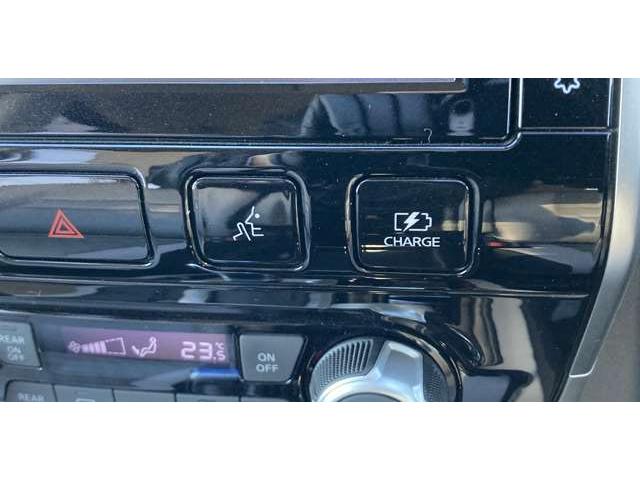 セレナ １．２　ｅ－ＰＯＷＥＲ　ハイウェイスター　Ｖ　プロパイロット　純正大画面ナビ　寒冷地　３６０°カメラ　エマジェンシーブレーキ　１オナ　寒冷地仕様　スマキー　バックカメラ　ＬＥＤ　レーンアシスト　点検記録簿付　ＥＴＣ　ドラレコ　イモビ　サイドカーテンエアバック　フルオートエアコン　ＡＢＳ（16枚目）