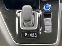 電設シフトレバーと電動パーキングブレーキと便利なオートホールドボタン(停止保持制御)。