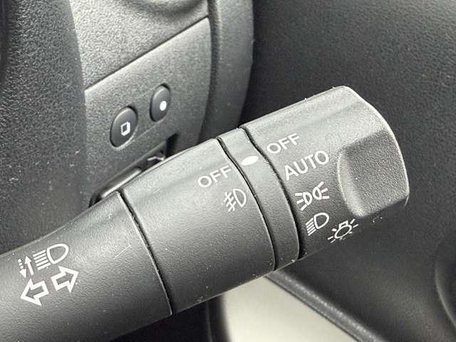 マーチ １．２　Ｘ　ＦＯＵＲ　４ＷＤ　純正ナビ　ＴＶ　バックモニター　ドラレコ　切替４ＷＤ　メモリーナビ　バックカメラ　ドライブレコーダー　ワンオーナー　禁煙車　エアコン　インテリジェントキー　パワーウィンドウ　ＥＴＣ（13枚目）