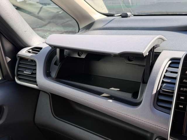 セレナ １．２　ｅ－ＰＯＷＥＲ　ハイウェイスター　Ｖ　プロパイロット　純正大型ナビ　被害軽減　３６０°カメラ　エマジェンシーブレーキ　１オナ　スマキー　バックカメラ　禁煙　ＬＥＤ　レーンアシスト　ＥＴＣ　ドラレコ　イモビ　サイドカーテンエアバック　フルオートエアコン　アルミホイール　エアバック（18枚目）