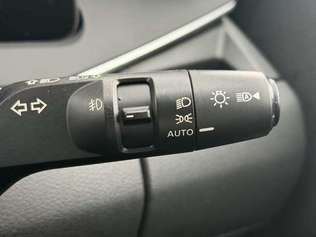 ノート 1.2 X 純正大型ナビ 被害軽減 全周囲カメラ リアカメラ 衝突被害軽減ブレ-キ 全方位カメラ ETC付 禁煙車 LEDヘッドライト レーンアシスト インテリジェントキー ワンオーナー ドラレコ 盗難防止システム ワンセグTV TVナビ キーレス(14枚目)