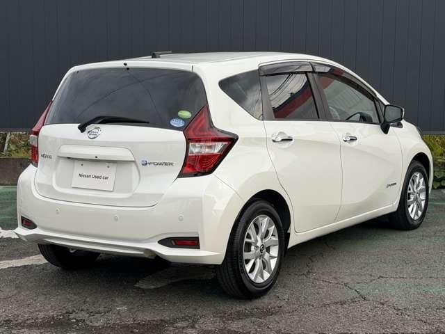 ノート １．２　ｅ－ＰＯＷＥＲ　Ｘ　純正ナビ　被害軽減　全周囲カメラ　３６０°カメラ　Ｒカメラ　運転席助手席エアバック　レーンキープ　ＡＵＴＯエアコン　１オーナー　盗難防止システム　ナビＴＶ　ＡＷ　サイドカメラ　運転席エアバッグ　キーレスエントリー　ＥＴＣ車載器　ＡＢＳ（3枚目）