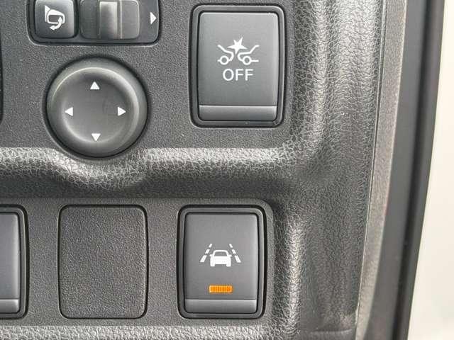 ノート １．２　ｅ－ＰＯＷＥＲ　Ｘ　純正ナビ　被害軽減　全周囲カメラ　３６０°カメラ　Ｒカメラ　運転席助手席エアバック　レーンキープ　ＡＵＴＯエアコン　１オーナー　盗難防止システム　ナビＴＶ　ＡＷ　サイドカメラ　運転席エアバッグ　キーレスエントリー　ＥＴＣ車載器　ＡＢＳ（10枚目）