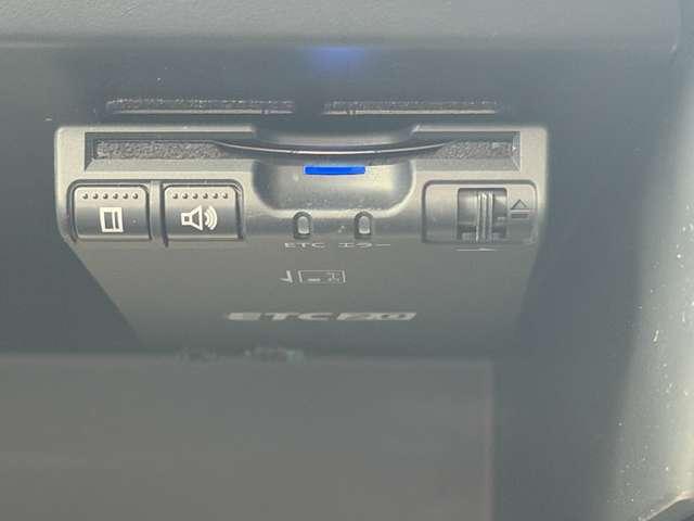 ノート １．２　ｅ－ＰＯＷＥＲ　Ｘ　純正ナビ　被害軽減　全周囲カメラ　３６０°カメラ　Ｒカメラ　運転席助手席エアバック　レーンキープ　ＡＵＴＯエアコン　１オーナー　盗難防止システム　ナビＴＶ　ＡＷ　サイドカメラ　運転席エアバッグ　キーレスエントリー　ＥＴＣ車載器　ＡＢＳ（11枚目）