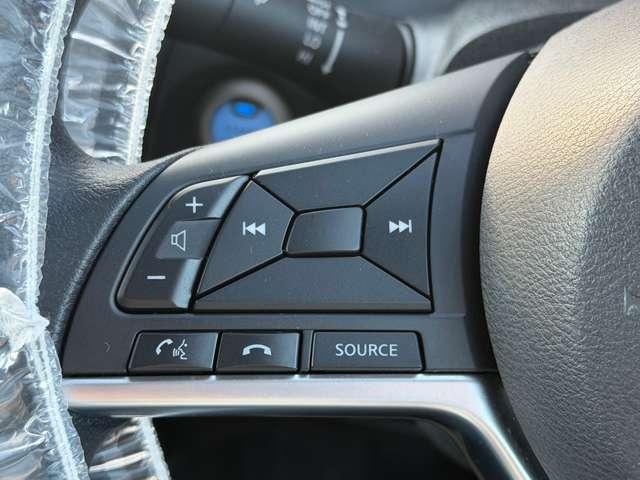 �X�e�A�����O�X�C�b�`�ł��B�茳�ŃI�[�f�B�I�̑��삪�ł��܂��B