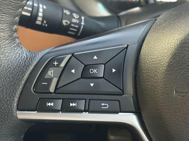 �X�e�A�����O�X�C�b�`�ł��B�茳�ŃI�[�f�B�I�̑��삪�ł��܂��B