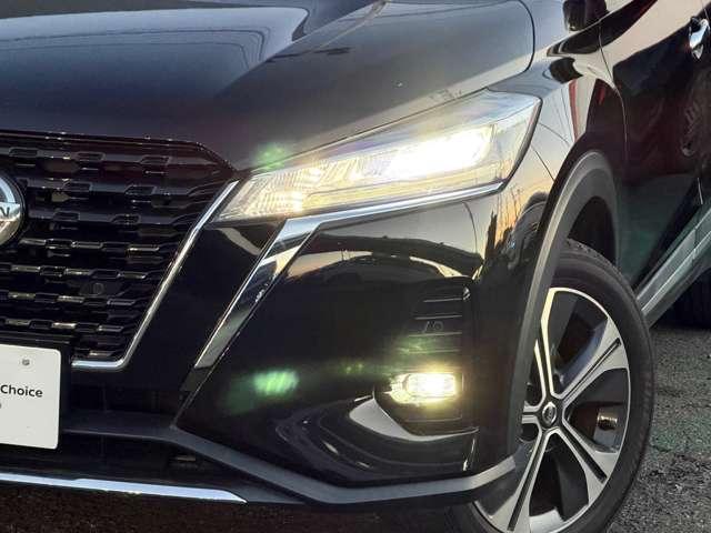 �k�d�c�w�b�h���C�g�E�k�d�c�t�H�O�����v�ł��B��̎��E�𖾂邭���Ă���܂��B