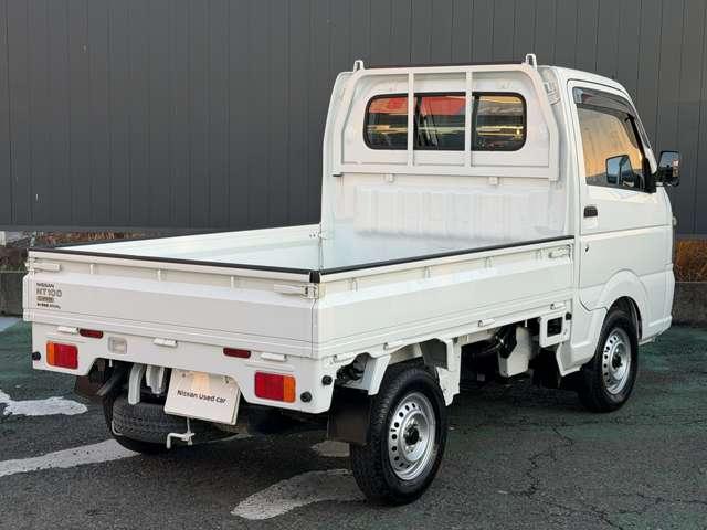 NT100クリッパートラック 660 DX 純正ラジオ AT車 (走行1956キロ) Wエアバッグ ワンオーナー車 禁煙車 運転席エアバック PS エアコンパワステ(3枚目)