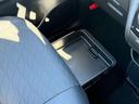 助手席シートの座椅子の下にシートアンダーボックスがあり、収納に便利です。